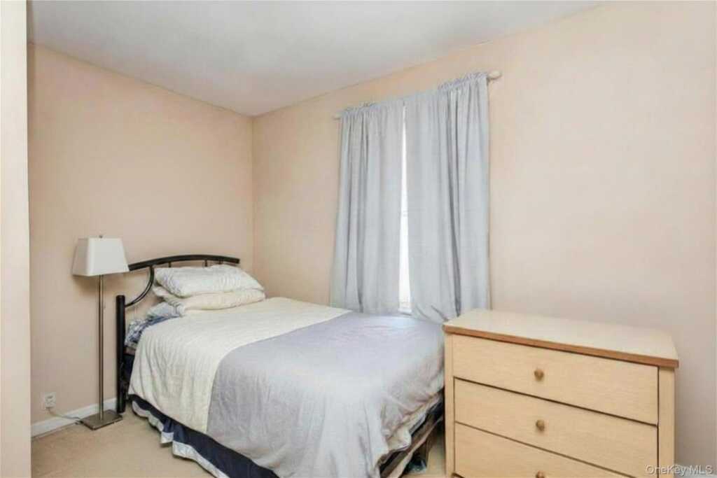 148 Lincoln Avenue, New Rochelle, NY 10801 - Photo 10 of 17