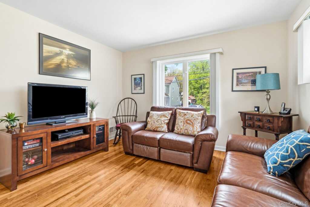 95 Smith Avenue, White Plains, NY 10605 - Photo 17 of 43