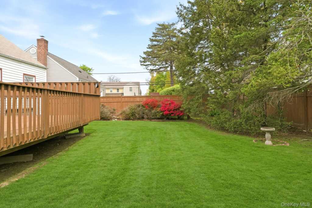 95 Smith Avenue, White Plains, NY 10605 - Photo 34 of 43
