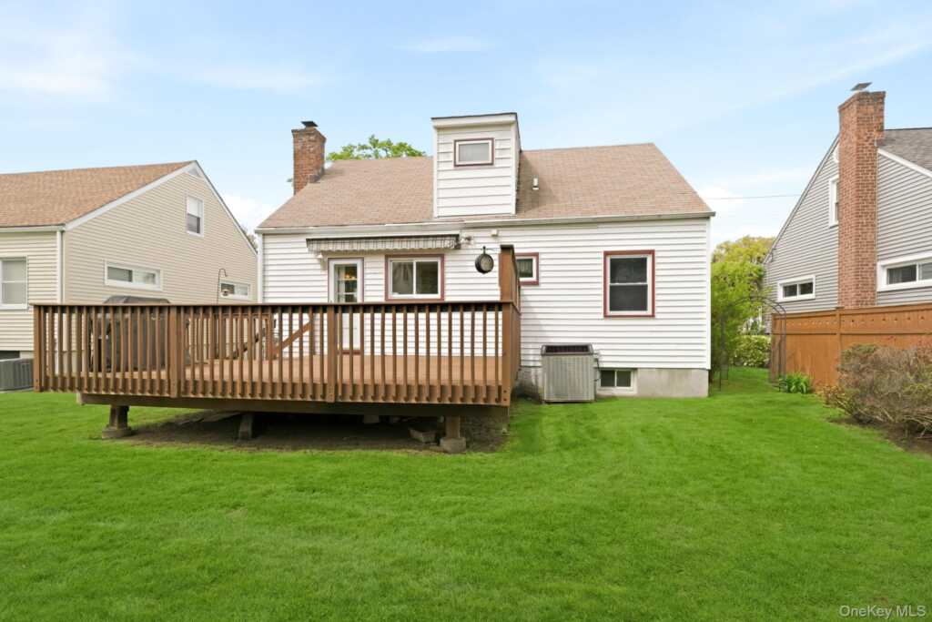 95 Smith Avenue, White Plains, NY 10605 - Photo 35 of 43