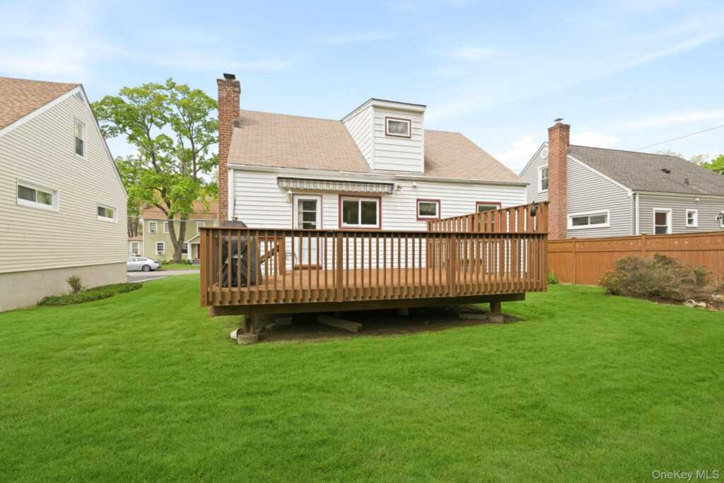 95 Smith Avenue, White Plains, NY 10605 - Photo 36 of 43