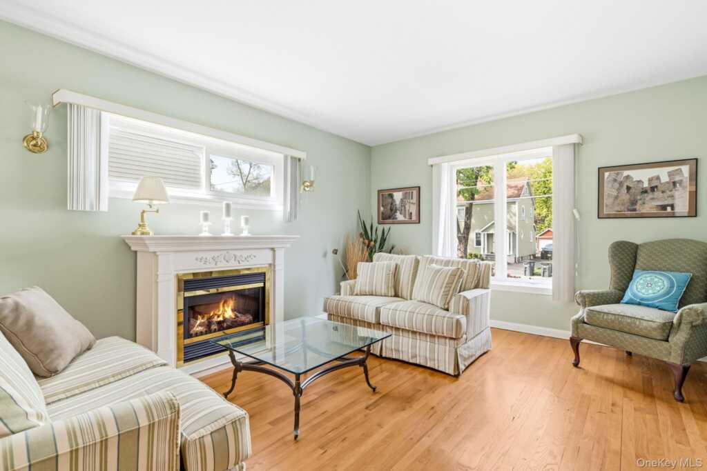 95 Smith Avenue, White Plains, NY 10605 - Photo 5 of 43