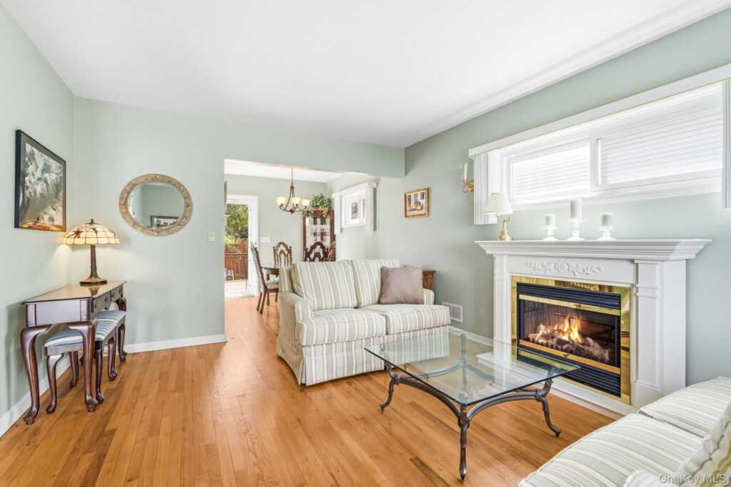 95 Smith Avenue, White Plains, NY 10605 - Photo 6 of 43