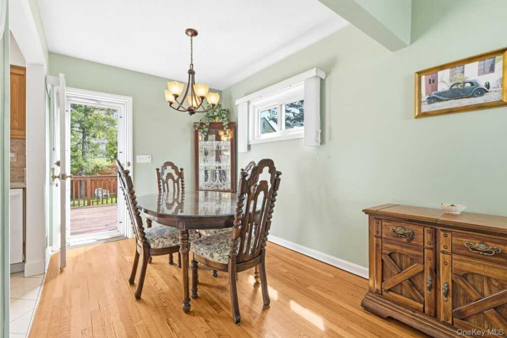 95 Smith Avenue, White Plains, NY 10605 - Photo 8 of 43