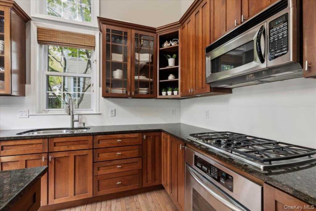 67 Bellefair Road, Rye, NY 10573 - Photo 12 of 45