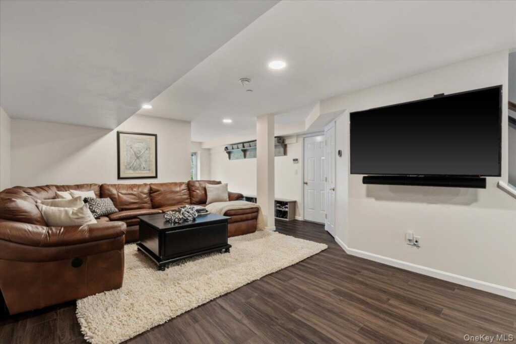 67 Bellefair Road, Rye, NY 10573 - Photo 25 of 45