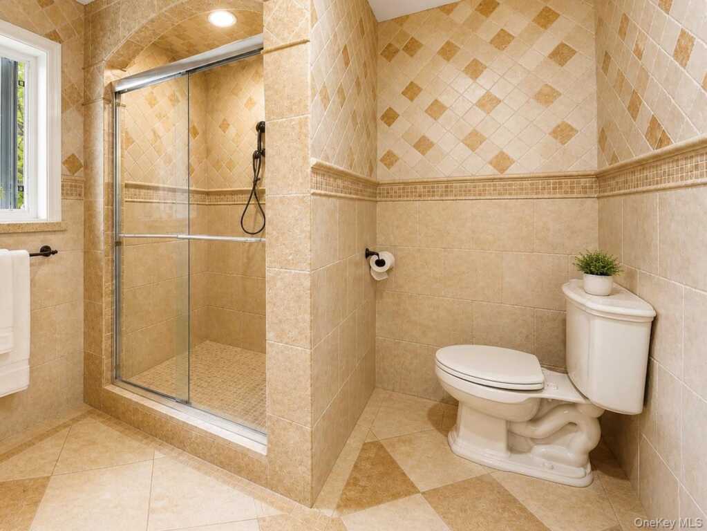 6 Inwood Place, New Rochelle, NY 10801 - Photo 21 of 35