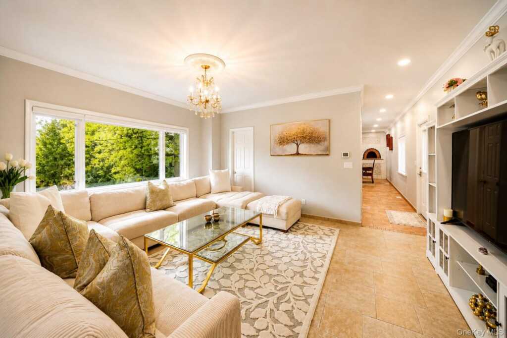6 Inwood Place, New Rochelle, NY 10801 - Photo 6 of 35