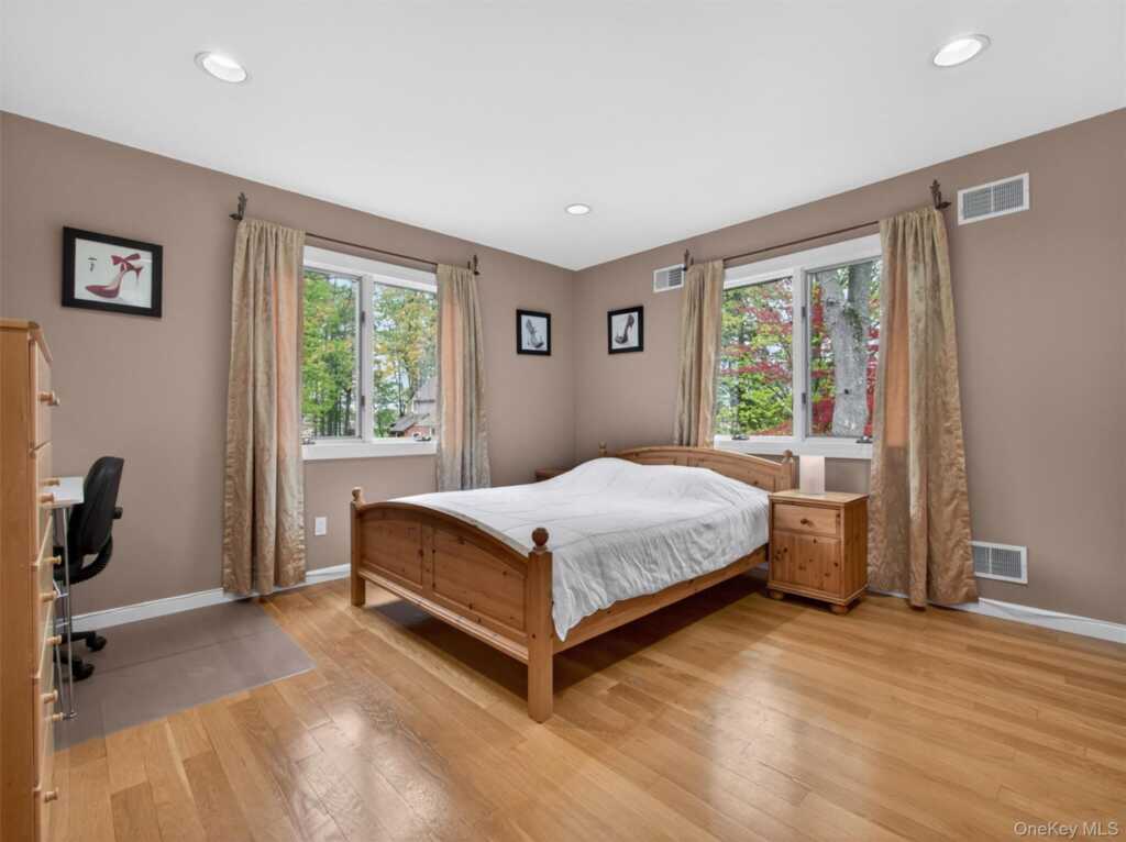58A New Hempstead Road, New City, NY 10956 - Photo 10 of 26