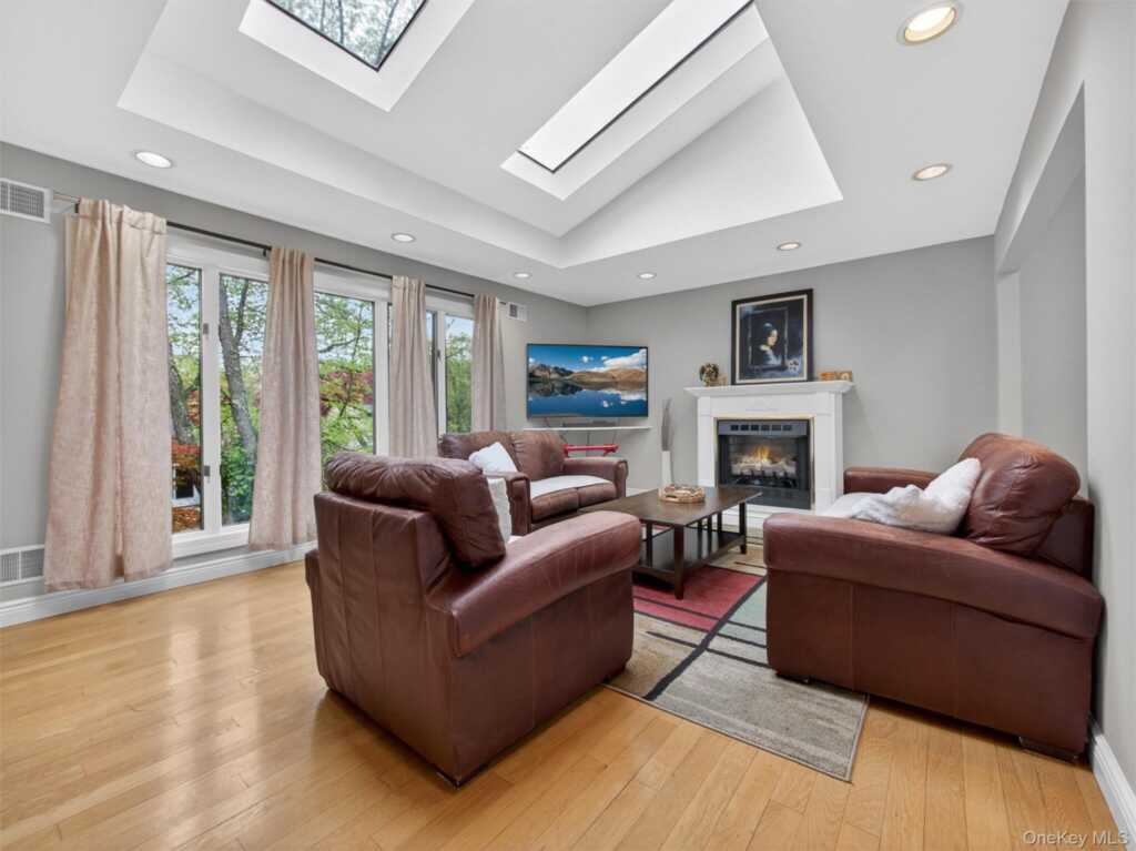 58A New Hempstead Road, New City, NY 10956 - Photo 3 of 26