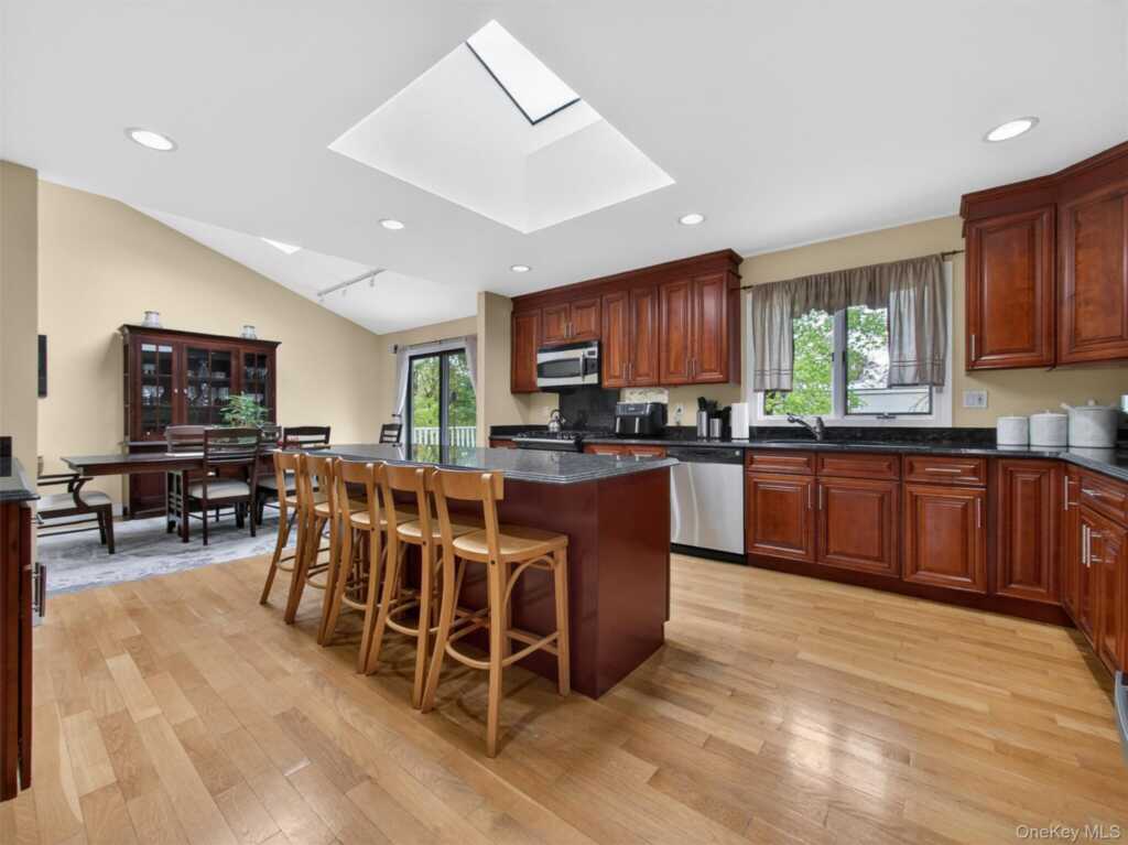 58A New Hempstead Road, New City, NY 10956 - Photo 9 of 26