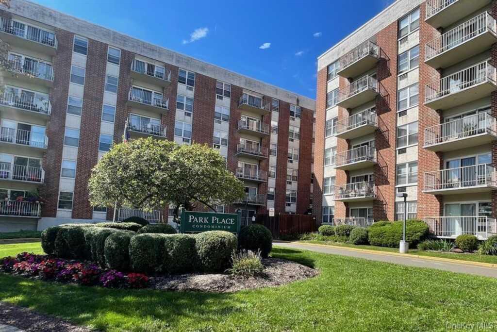 35 Park Avenue, Unit #3J, Suffern, NY 10901 - Photo 1 of 35
