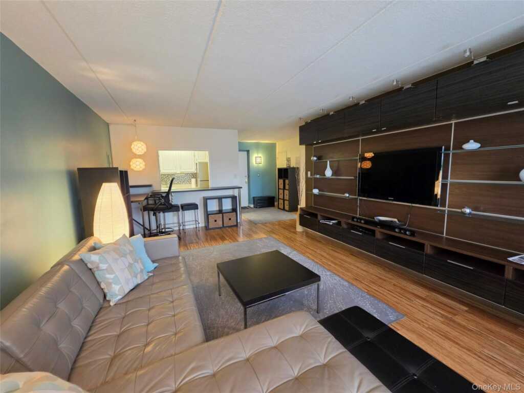 35 Park Avenue, Unit #3J, Suffern, NY 10901 - Photo 12 of 35