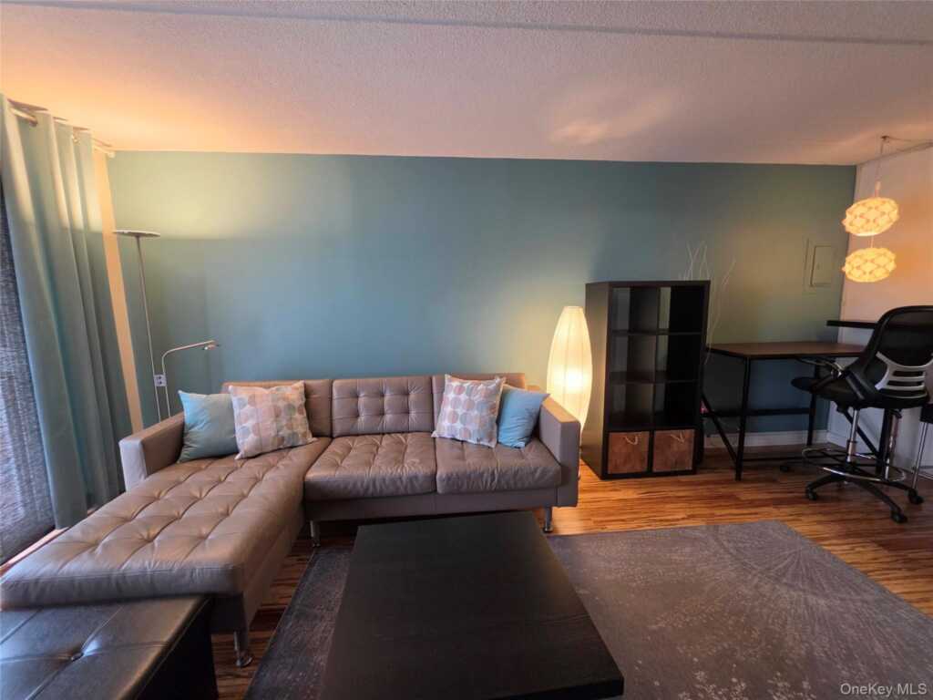 35 Park Avenue, Unit #3J, Suffern, NY 10901 - Photo 13 of 35