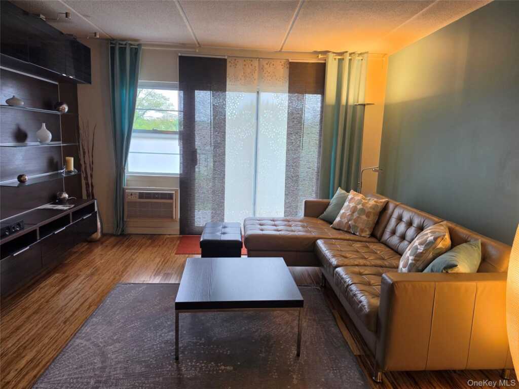 35 Park Avenue, Unit #3J, Suffern, NY 10901 - Photo 15 of 35