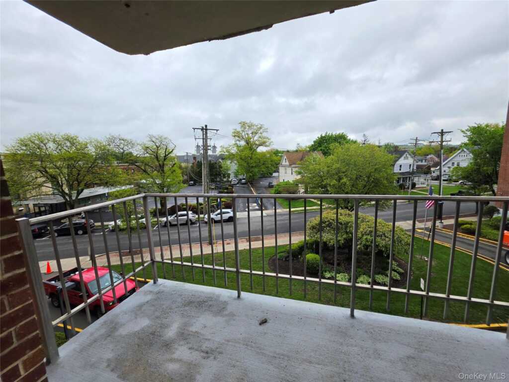 35 Park Avenue, Unit #3J, Suffern, NY 10901 - Photo 16 of 35