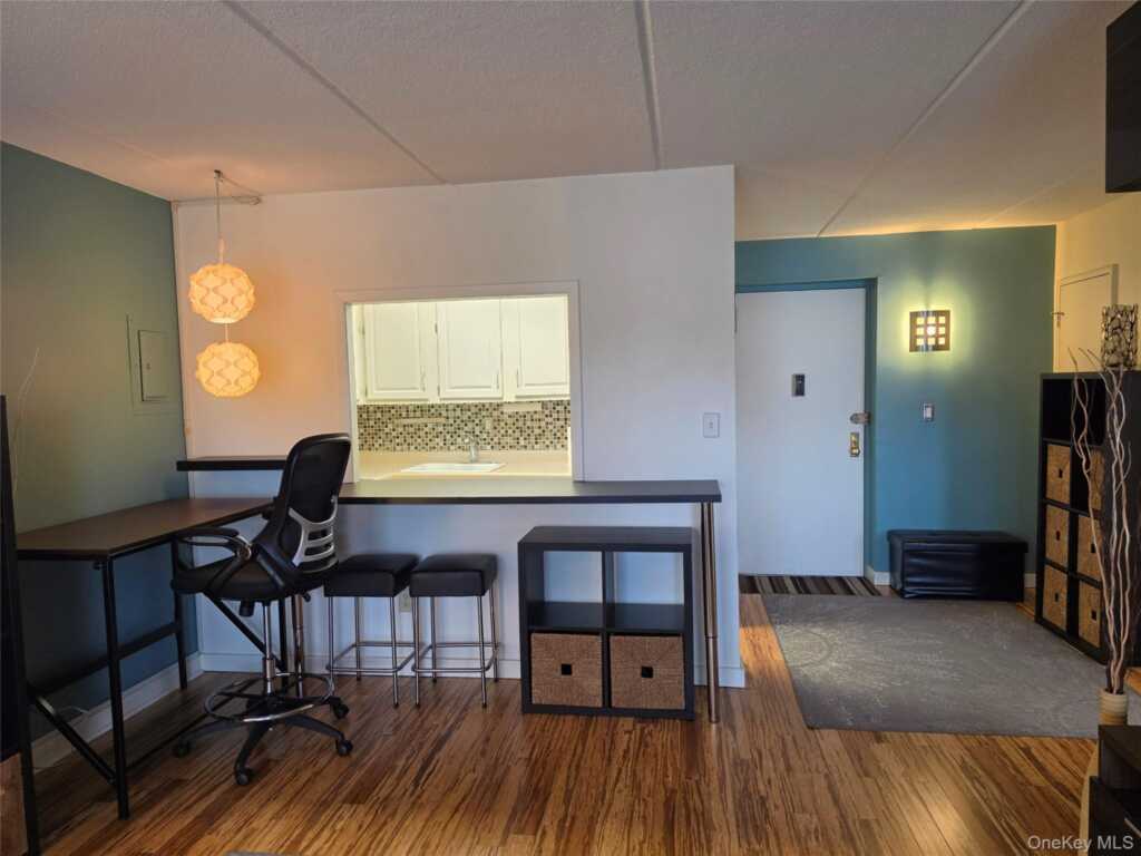 35 Park Avenue, Unit #3J, Suffern, NY 10901 - Photo 9 of 35