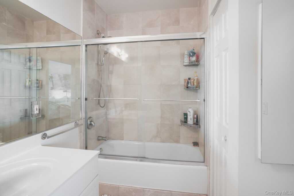 100 New Roc City Plaza, Unit #403, New Rochelle, NY 10801 - Photo 26 of 30