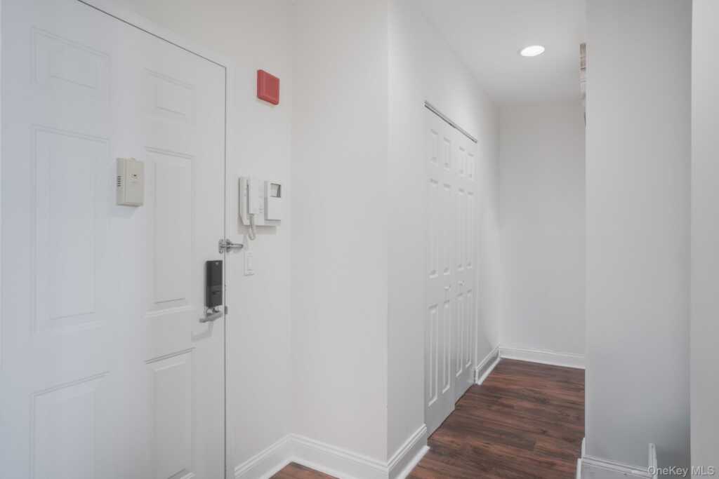 100 New Roc City Plaza, Unit #403, New Rochelle, NY 10801 - Photo 6 of 30