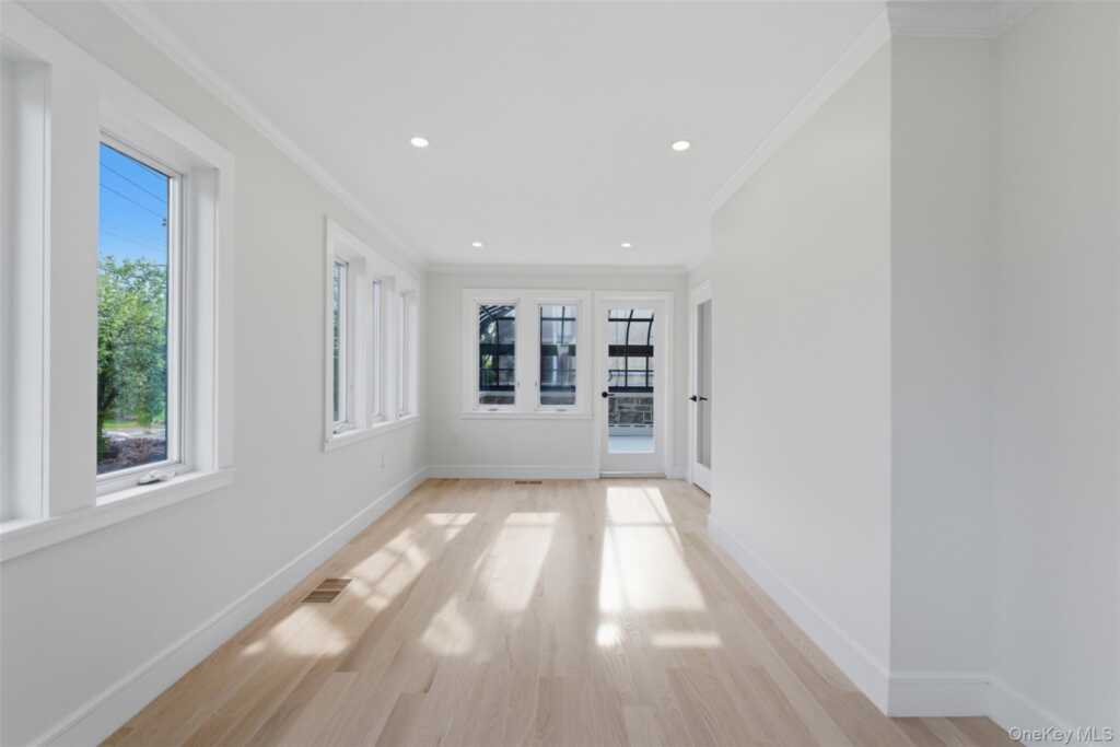 40 Calhoun Avenue, New Rochelle, NY 10801 - Photo 14 of 49