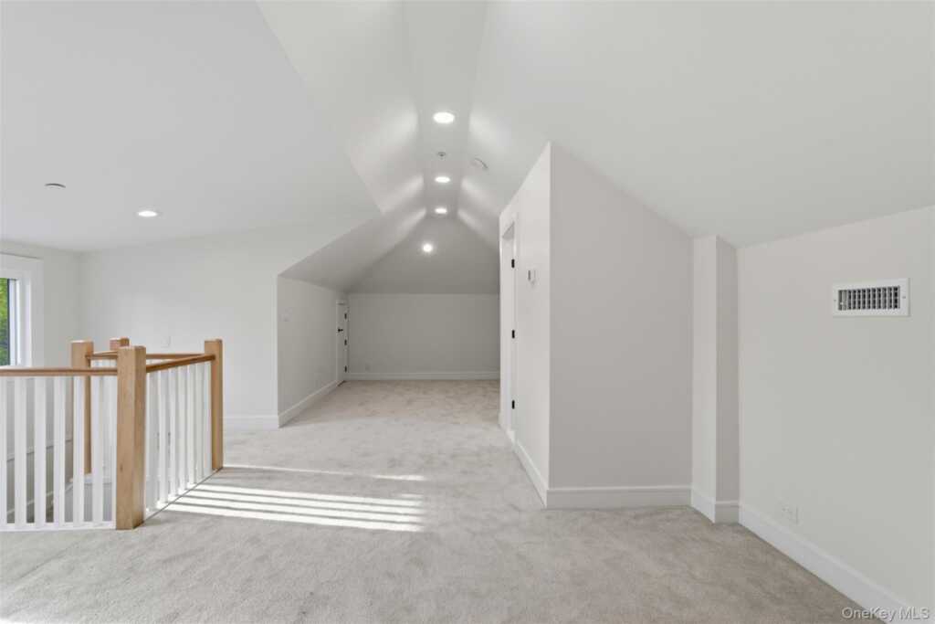 40 Calhoun Avenue, New Rochelle, NY 10801 - Photo 27 of 49
