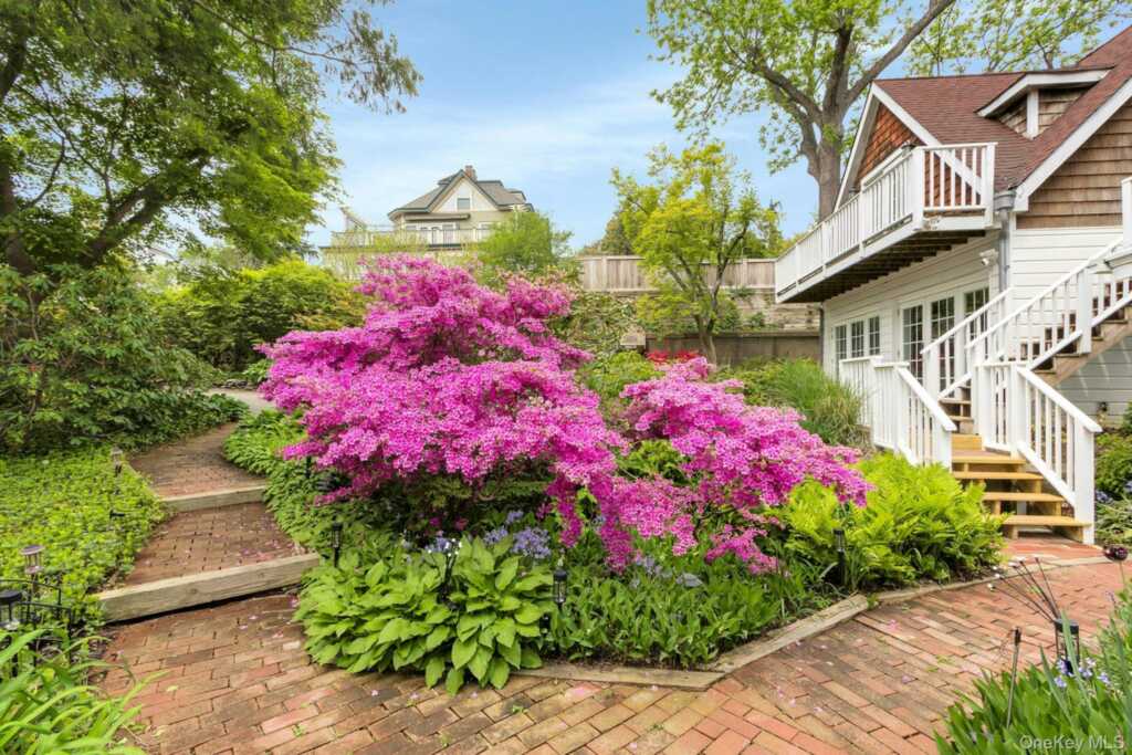 32 Laveta Place, Nyack, NY 10960 - Photo 5 of 50