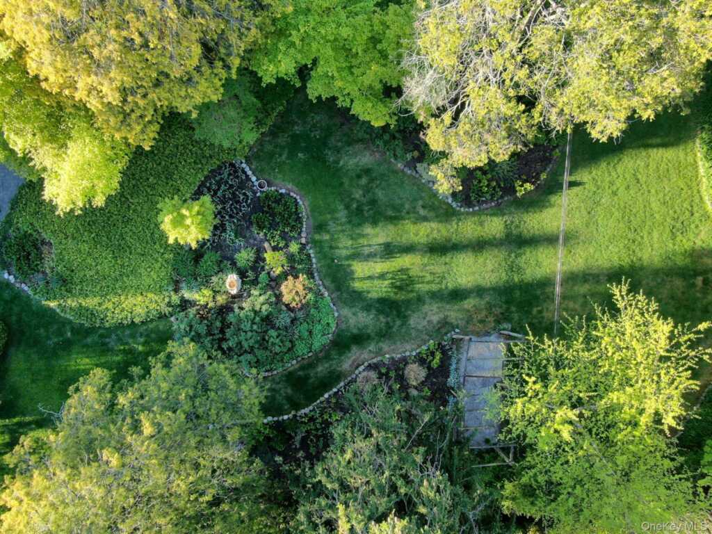 32 Laveta Place, Nyack, NY 10960 - Photo 8 of 50