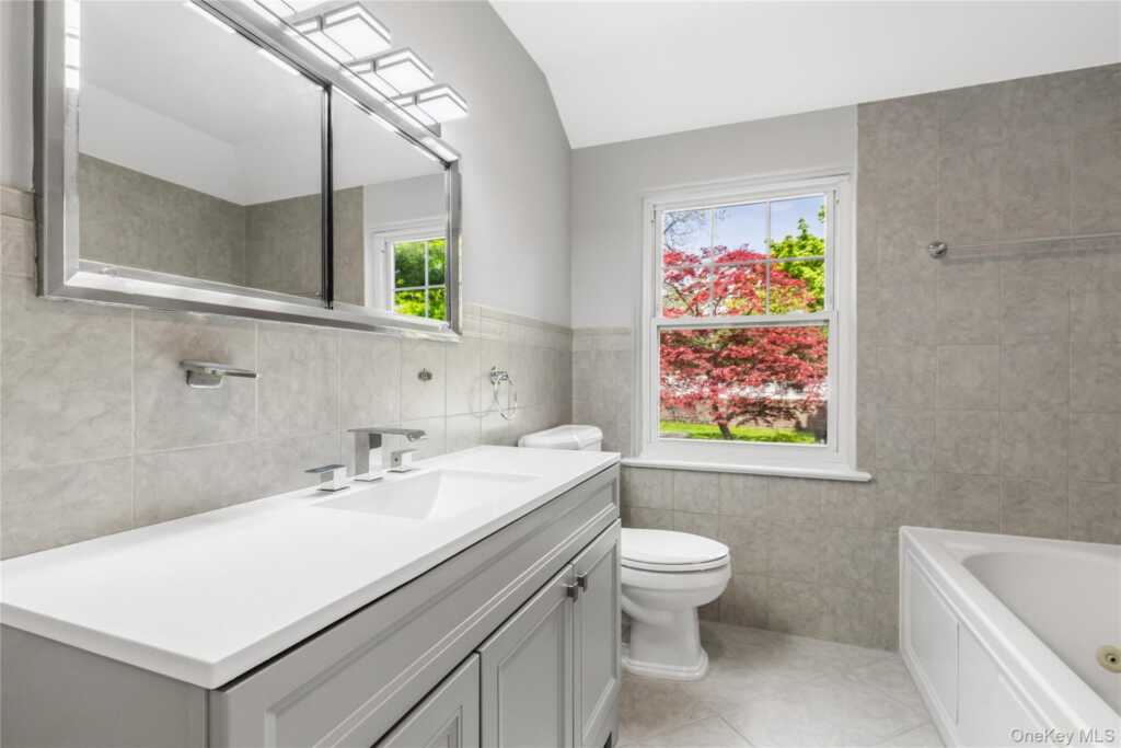 21 Keogh Lane, New Rochelle, NY 10805 - Photo 12 of 21