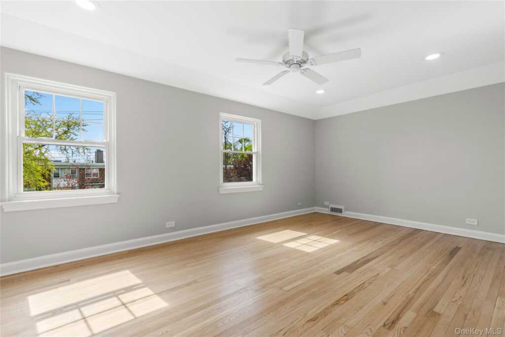 21 Keogh Lane, New Rochelle, NY 10805 - Photo 15 of 21