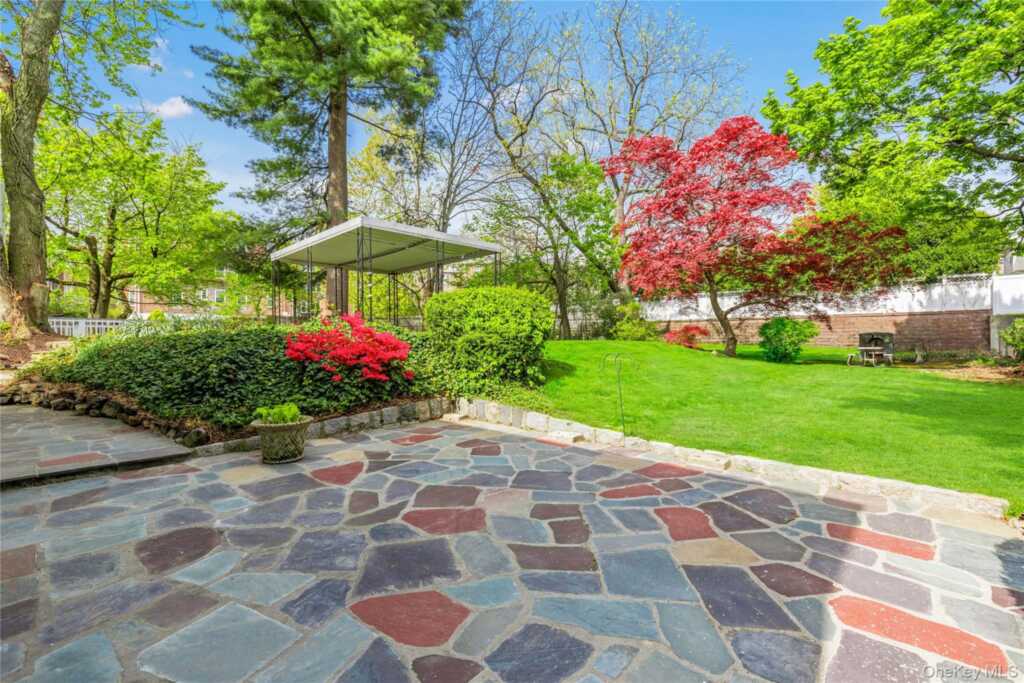 21 Keogh Lane, New Rochelle, NY 10805 - Photo 17 of 21