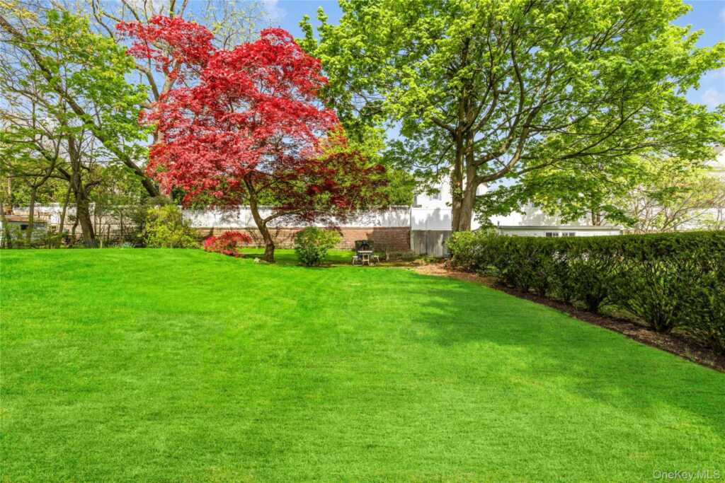 21 Keogh Lane, New Rochelle, NY 10805 - Photo 18 of 21