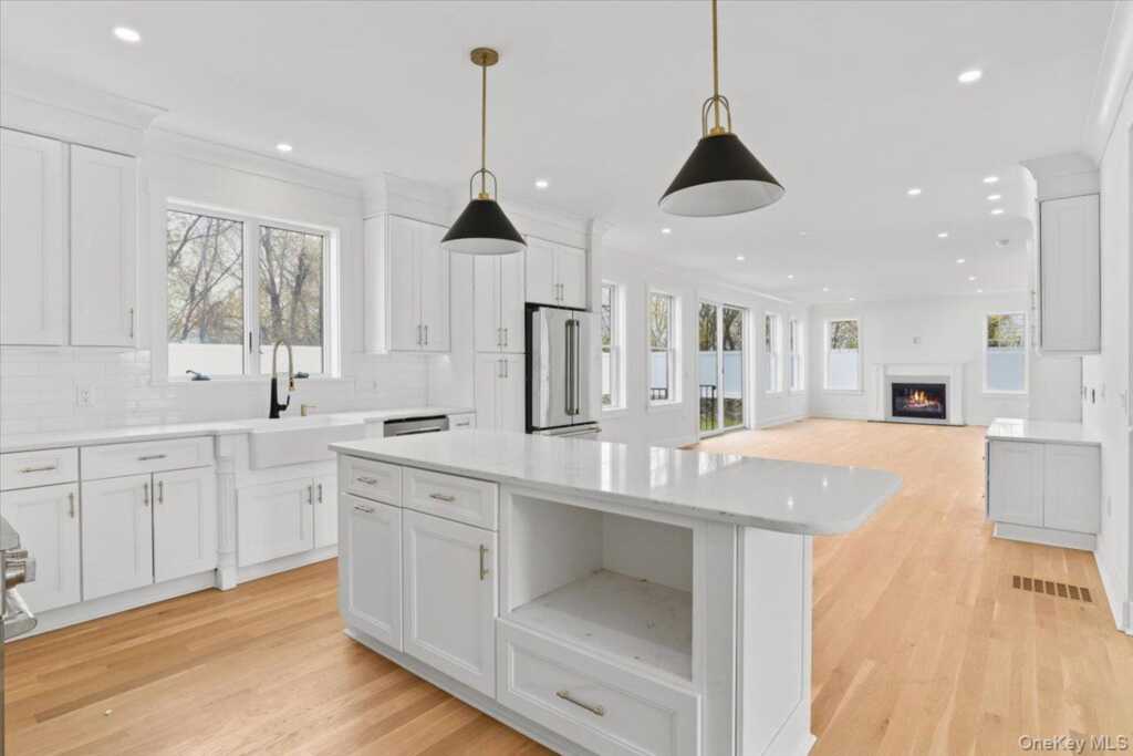 20 Hilltop Drive, Rye, NY 10573 - Photo 10 of 29