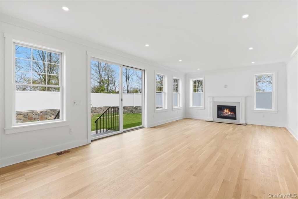20 Hilltop Drive, Rye, NY 10573 - Photo 13 of 29