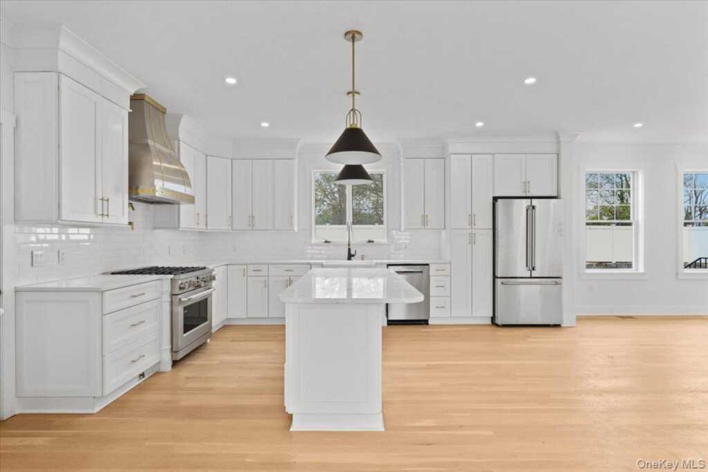 20 Hilltop Drive, Rye, NY 10573 - Photo 8 of 29