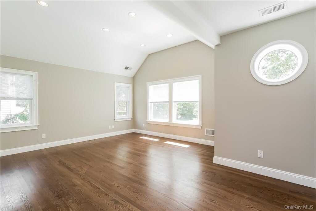 20 Walker Avenue, Rye, NY 10580 - Photo 10 of 25