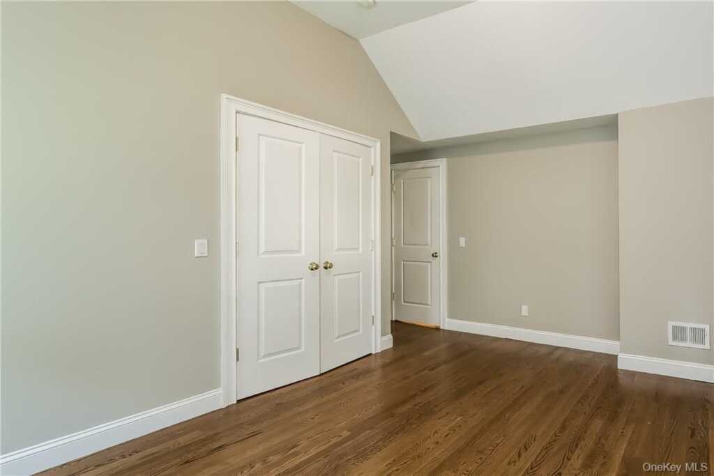 20 Walker Avenue, Rye, NY 10580 - Photo 14 of 25