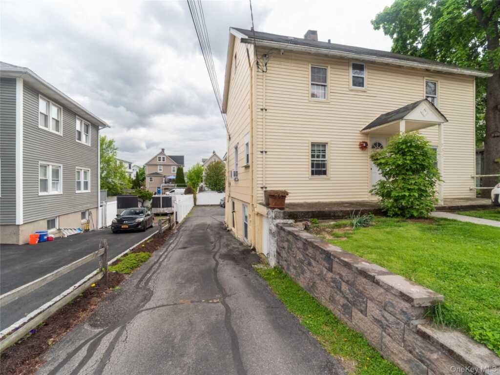 533 Willett Avenue, Rye, NY 10573 - Photo 2 of 7