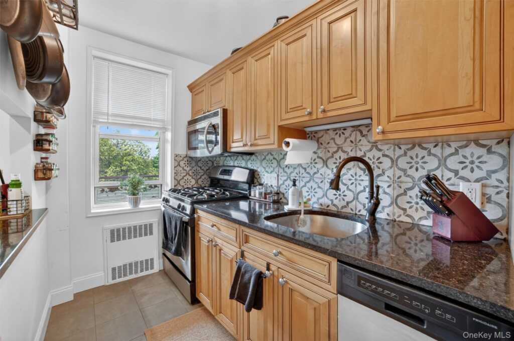 325 King Street, Unit #4L, Rye, NY 10573 - Photo 12 of 23
