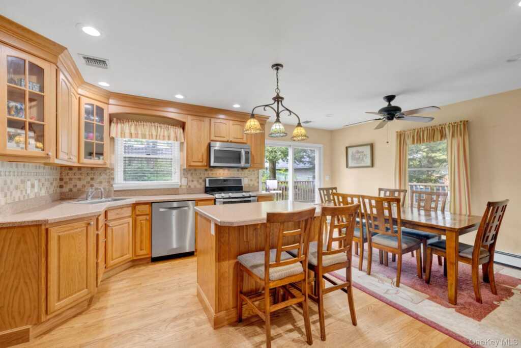 39 Lindbergh Lane, New City, NY 10956 - Photo 10 of 43