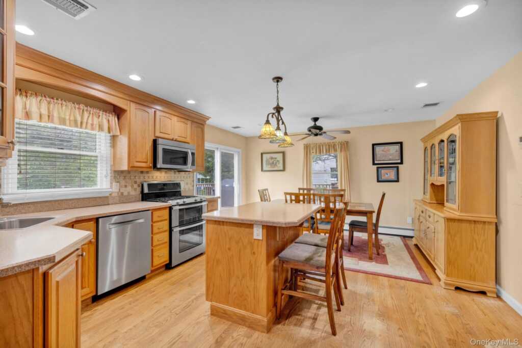 39 Lindbergh Lane, New City, NY 10956 - Photo 12 of 43