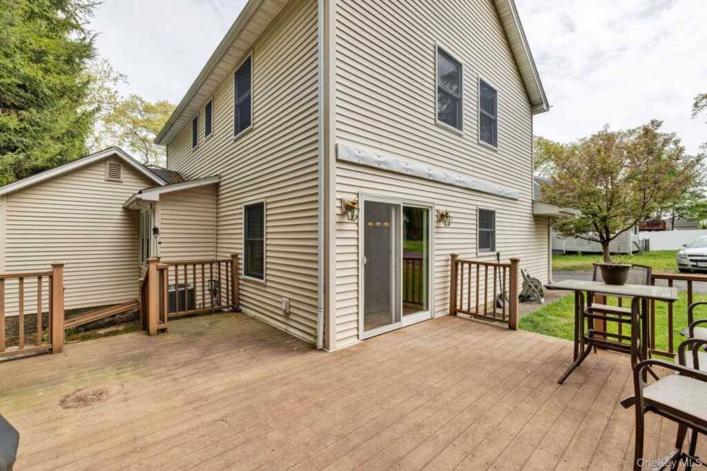 39 Lindbergh Lane, New City, NY 10956 - Photo 4 of 43