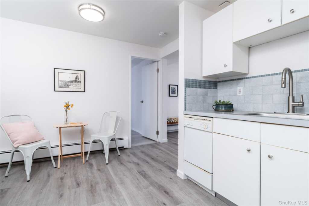 1095 Route 9W, Nyack, NY 10960 - Photo 2 of 8