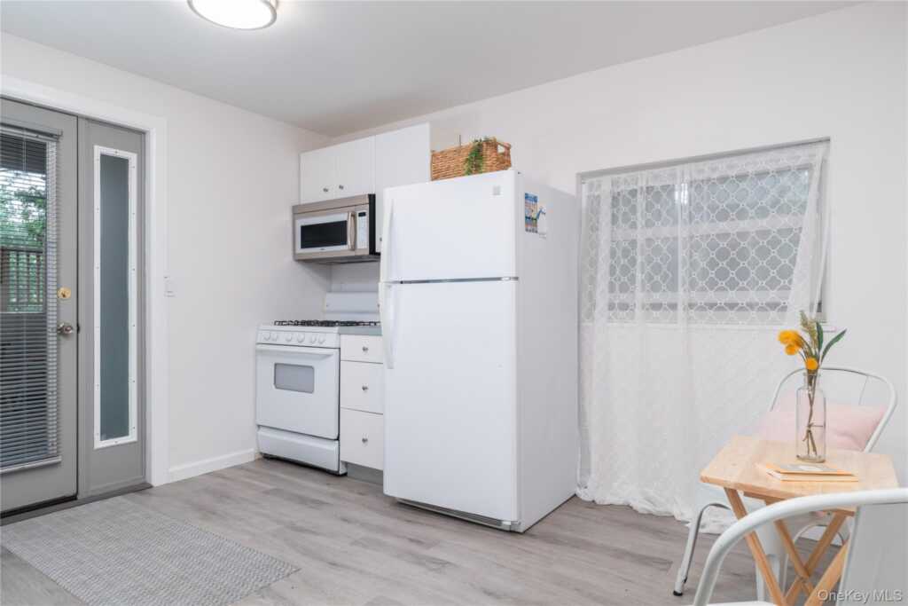1095 Route 9W, Nyack, NY 10960 - Photo 3 of 8