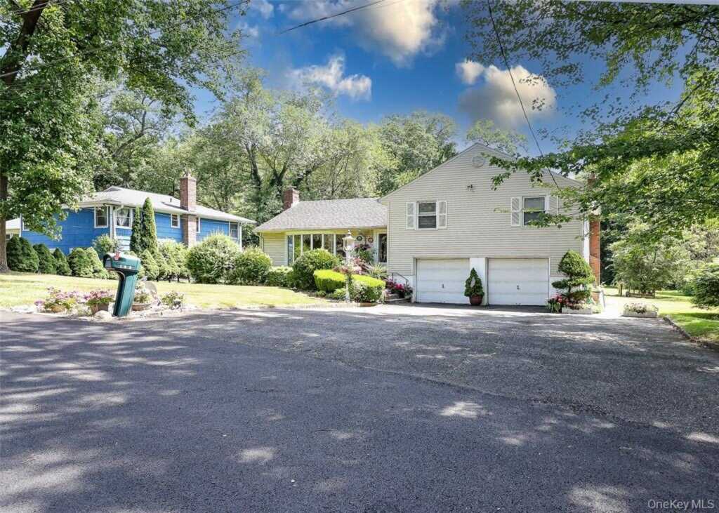 199 Hanson Lane, New Rochelle, NY 10804 - Photo 2 of 13