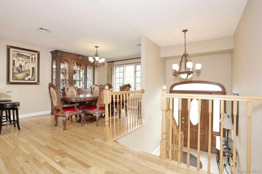 8 Medford Place, Nanuet, NY 10954 - Photo 16 of 50