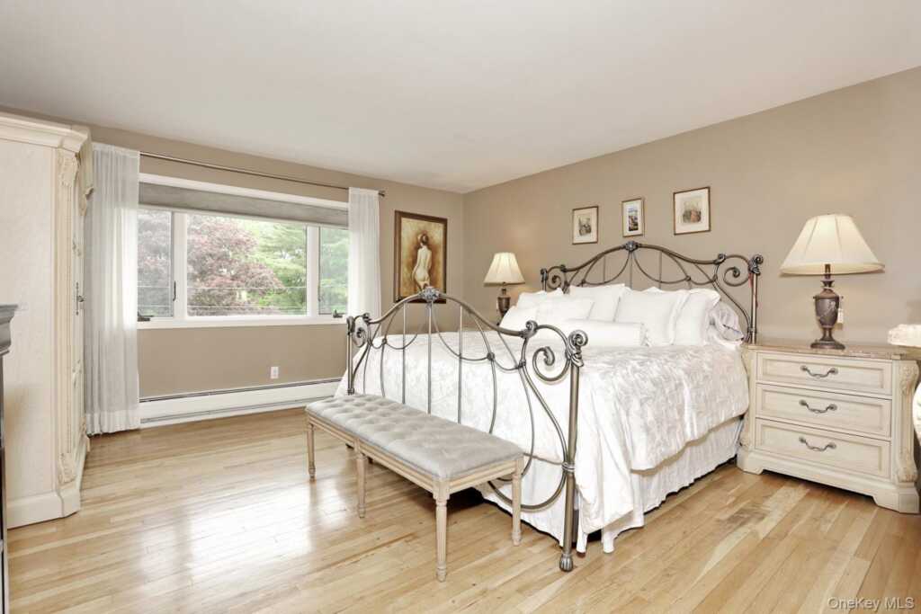 8 Medford Place, Nanuet, NY 10954 - Photo 17 of 50
