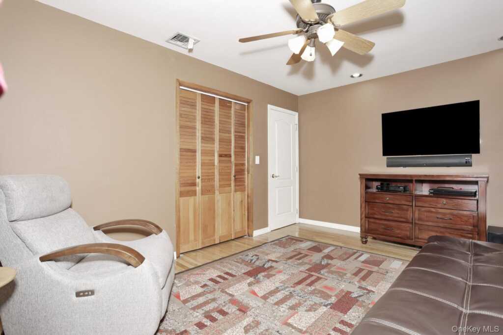 8 Medford Place, Nanuet, NY 10954 - Photo 24 of 50