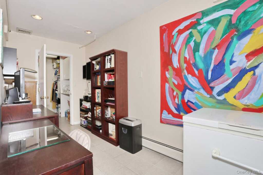 8 Medford Place, Nanuet, NY 10954 - Photo 36 of 50