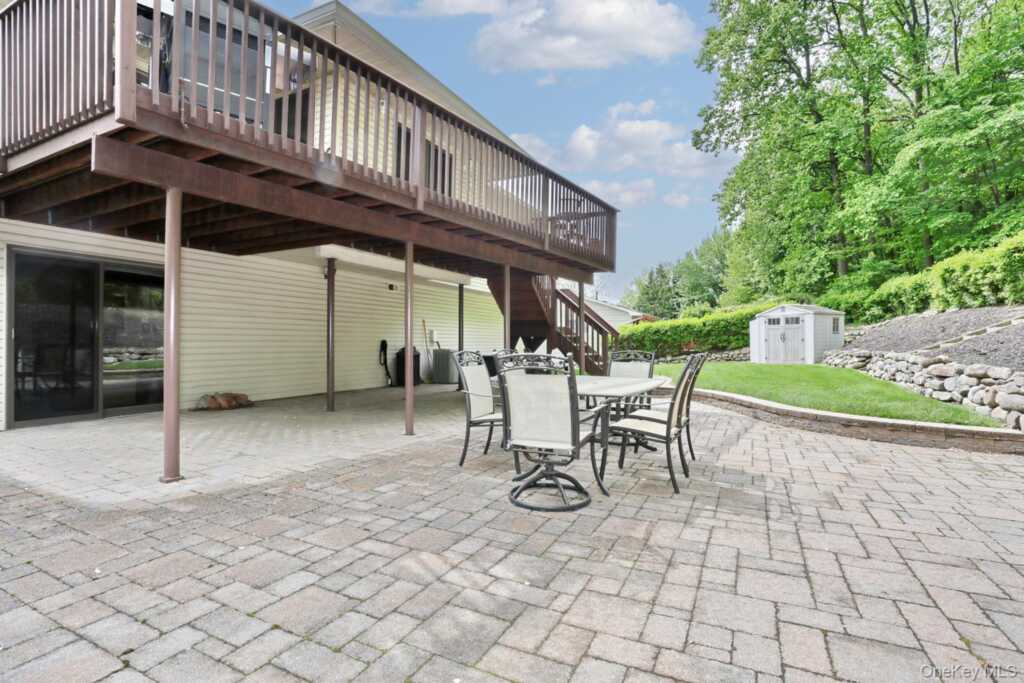 8 Medford Place, Nanuet, NY 10954 - Photo 41 of 50