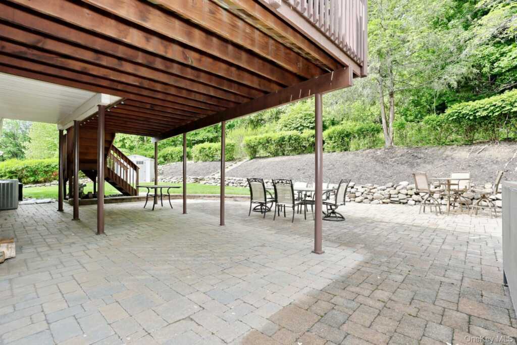 8 Medford Place, Nanuet, NY 10954 - Photo 42 of 50